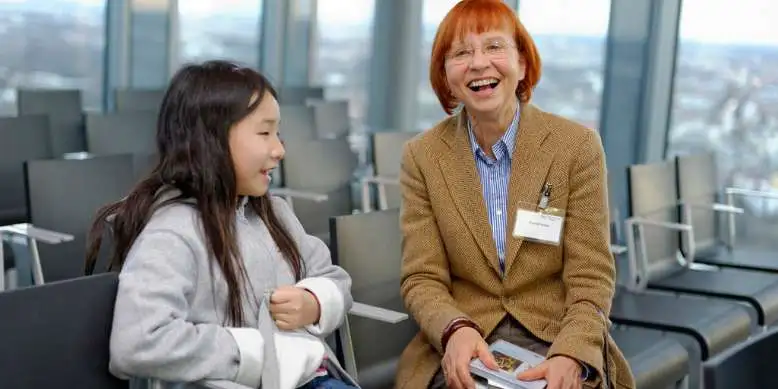 Mentorin und Mentee bei der Roland Berger Stiftung